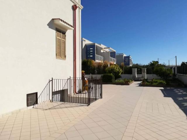 Villa Indipendente in affitto a Lama, Puglia