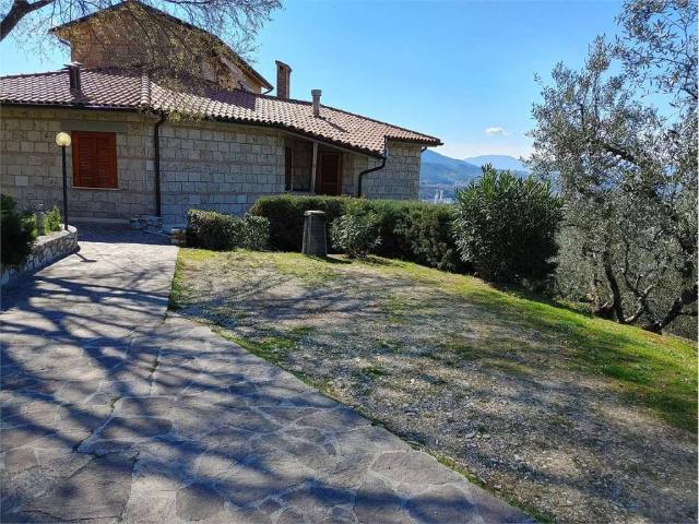 Villa Indipendente in affitto a Terni, Umbria