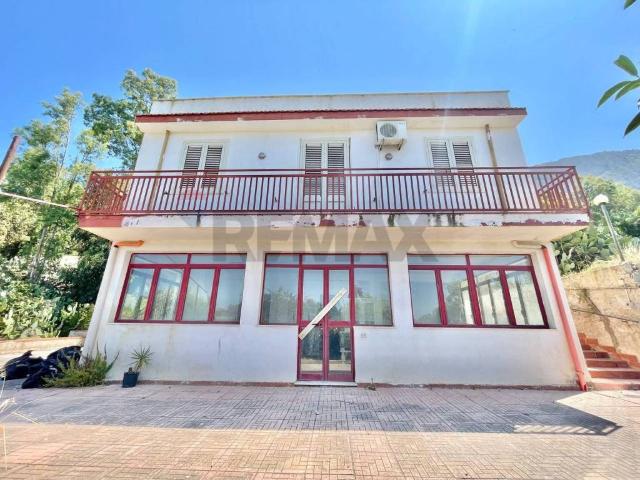 Villa Indipendente in affitto a Terrasini, Sicilia