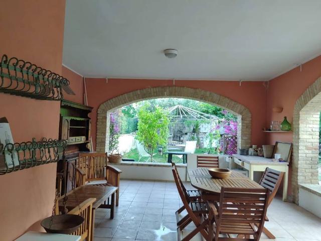 Villa Indipendente in affitto a Tollo, Abruzzo