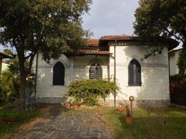 Villa Indipendente in affitto a Tonfano, Toscana