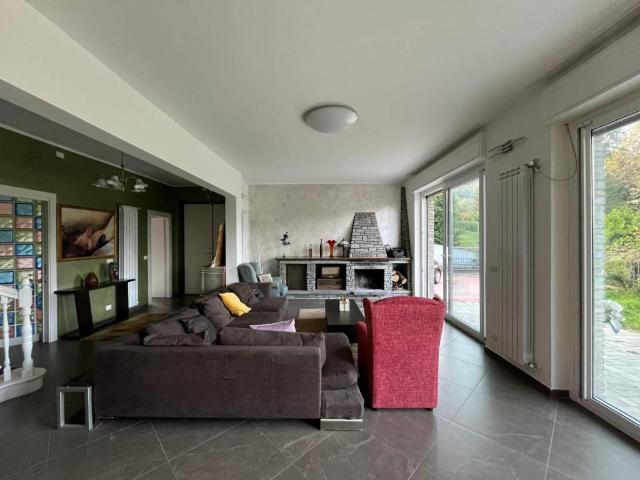 Villa Indipendente in affitto a Pian del Lot, Torino