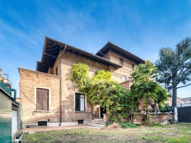 Villa Indipendente in affitto a Circoscrizione 5, Piemonte