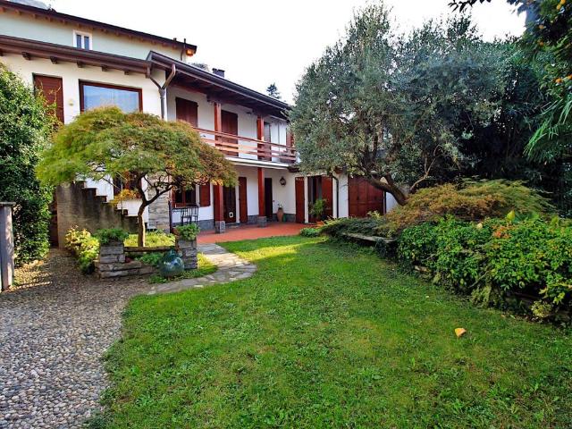 Villa Indipendente in affitto a Torno, Lombardia