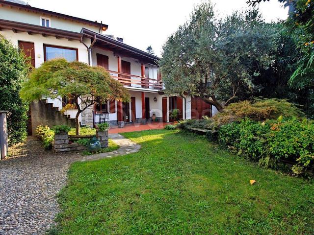 Villa Indipendente in affitto a Torno, Lombardia