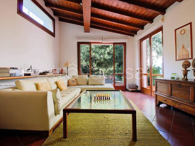 Villa Indipendente in affitto a Torno, Lombardia