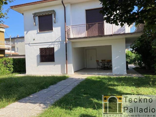 Villa Indipendente in affitto a Quartiere Marconi, Torri Di Quartesolo