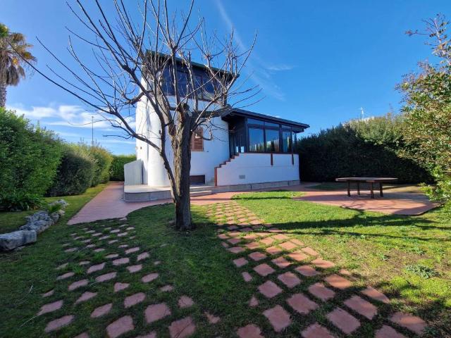 Villa Indipendente in affitto a Puglia, Barletta-andria-trani