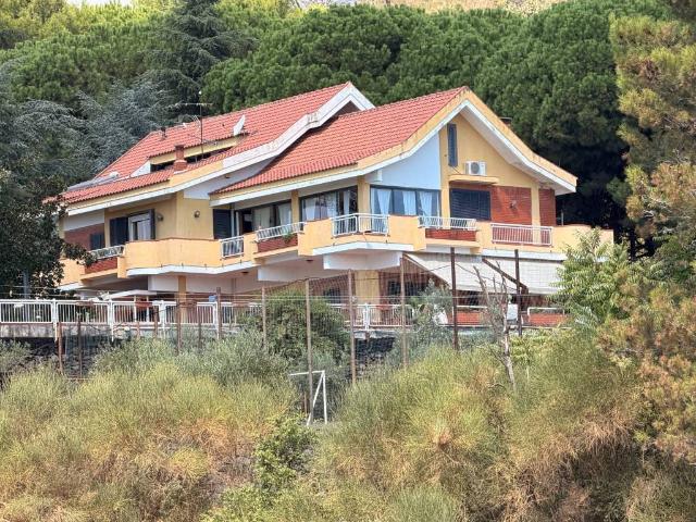 Villa Indipendente in affitto a Viagrande, Sicilia