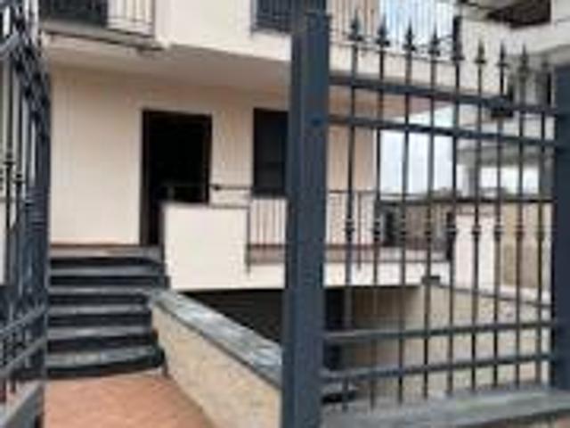 Villa Indipendente in affitto a Trentola, Campania