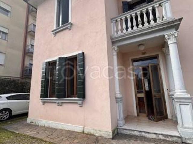 Villa Indipendente in affitto a Sovilla, Nervesa Della Battaglia