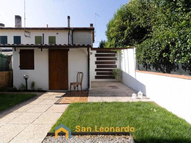 Villa Indipendente in affitto a Fabbreria, Campello Sul Clitunno