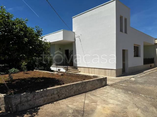 Villa Indipendente in affitto a Sant'Eufemia, Puglia