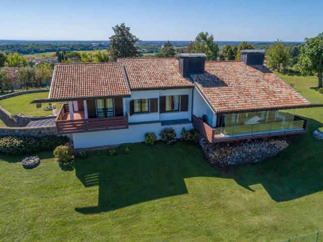 Villa Indipendente in affitto a Tricesimo, Friuli-Venezia Giulia