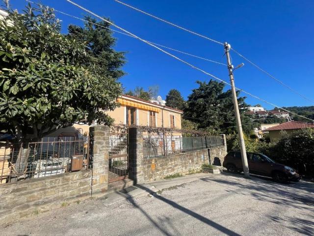 Villa Indipendente in affitto a Roiano-Gretta-Barcola-Cologna-Scorcola, Villa Opicina