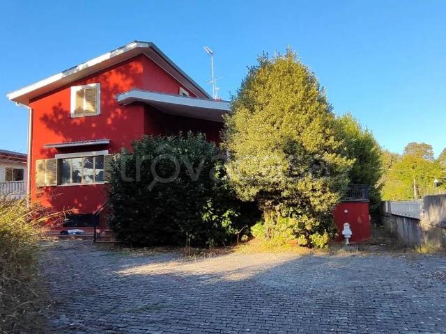 Villa Indipendente in affitto a Fabbreria, Campello Sul Clitunno