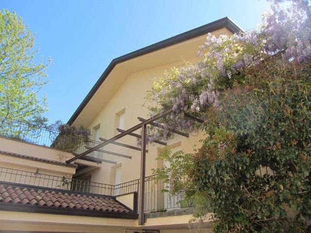 Villa Indipendente in affitto a Biumo Superiore, Varese