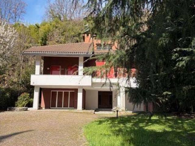 Villa Indipendente in affitto a Biumo Superiore, Varese