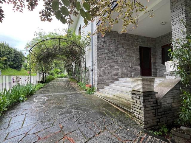 Villa Indipendente in affitto a Calcinate degli Orrigoni, Varese
