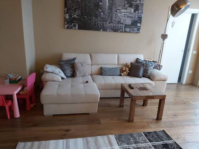 Villa Indipendente in affitto a San Felice Extra, Brenzone
