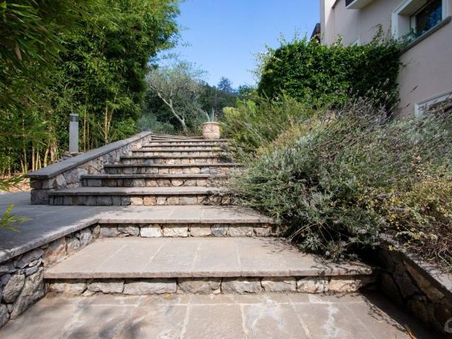 Villa Indipendente in affitto a Vezzano Ligure, Liguria