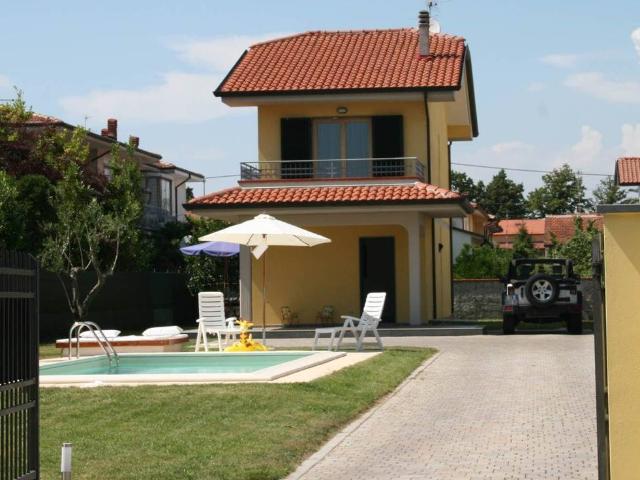 Villa Indipendente in affitto a Torre del Lago Puccini, Viareggio