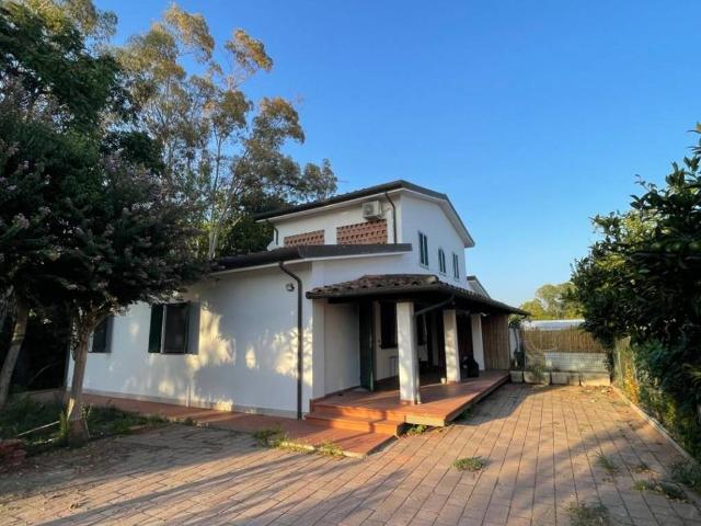 Villa Indipendente in affitto a Viareggio, Toscana