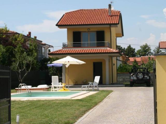 Villa Indipendente in affitto a Torre del Lago Puccini, Viareggio