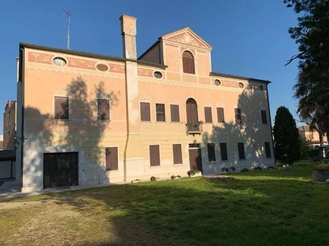 Villa Indipendente in affitto a Zero Branco, Veneto