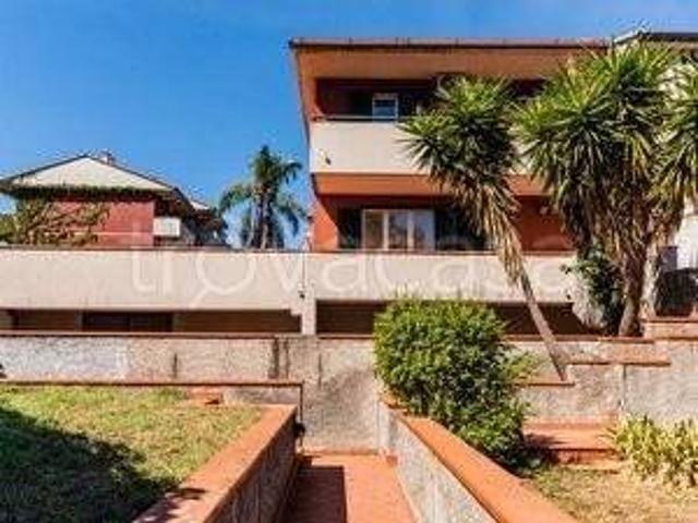 Villa Indipendente in affitto a Aci Catena, Sicilia