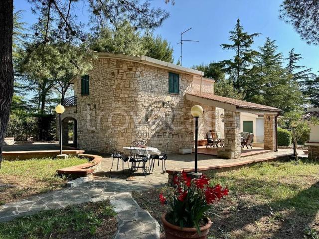 Villa Indipendente in affitto a Puglia, Barletta-andria-trani