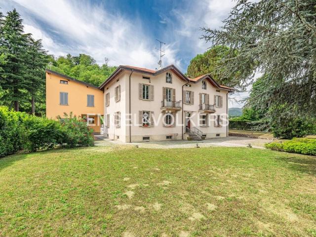 Villa Indipendente in affitto a Anzano Del Parco, Lombardia