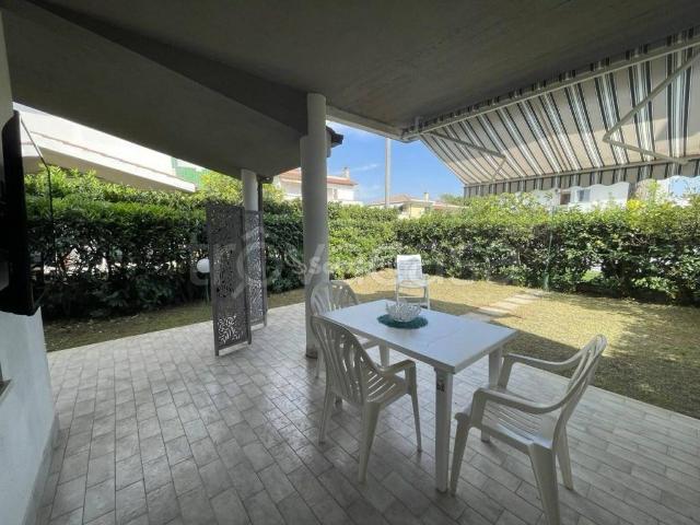 Villa Indipendente in affitto a Lido di Enea, Roma Capitale