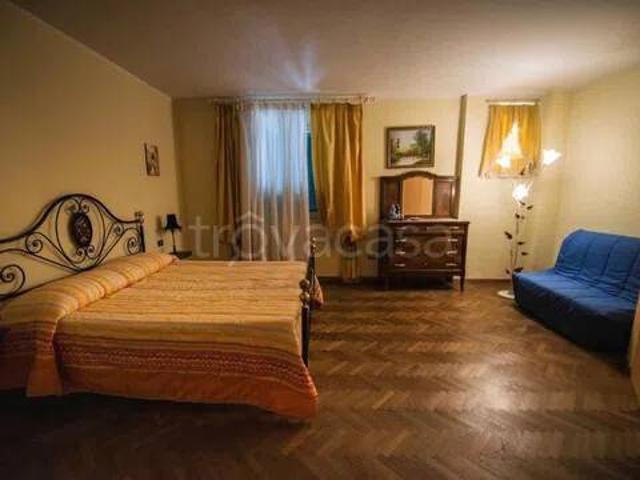 Villa Indipendente in affitto a Olmo, Arezzo