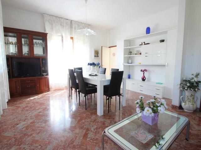 Villa Indipendente in affitto a Vittoria Apuana, Forte Dei Marmi