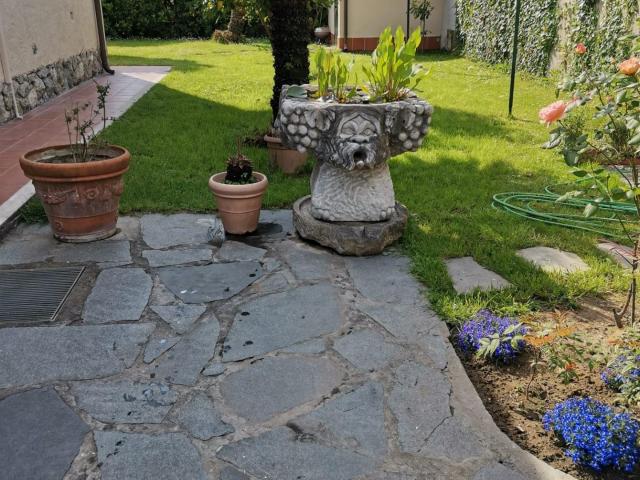 Villa Indipendente in affitto a Roma Imperiale, Forte Dei Marmi