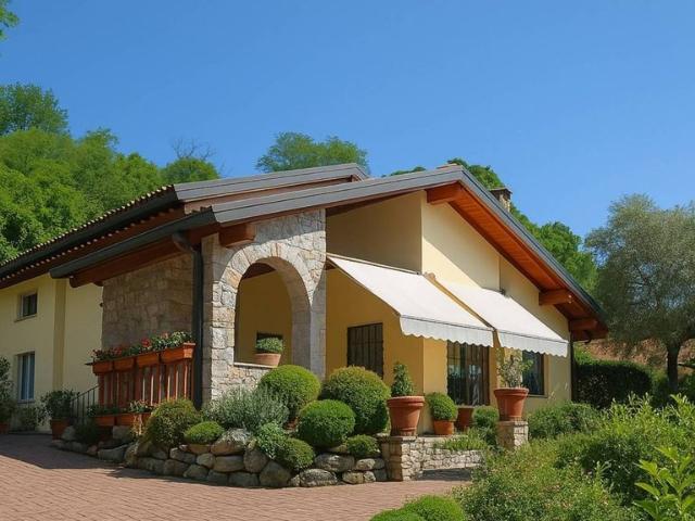 Villa Indipendente in affitto a Bogno, Besozzo