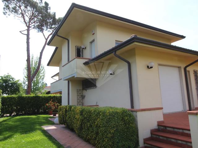 Villa Indipendente in affitto a Tonfano, Toscana