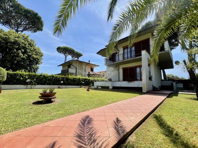 Villa Indipendente in affitto a Tonfano, Toscana