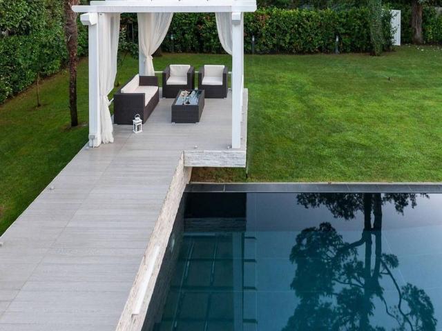 Villa Indipendente in affitto a San Carlo, Marina Di Massa