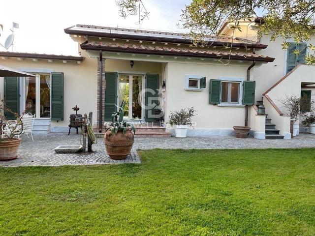 Villa Indipendente in affitto a Tonfano, Toscana