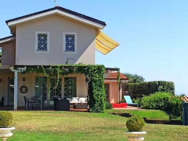 Villa Indipendente in affitto a Tonfano, Toscana