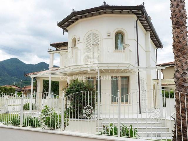 Villa Indipendente in affitto a Azzano, Seravezza