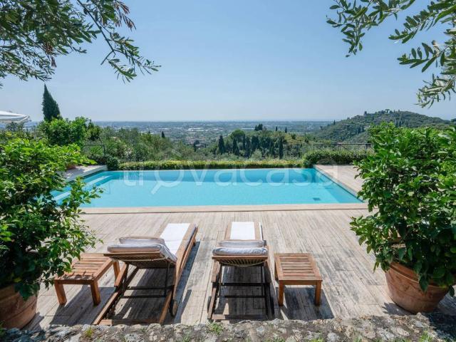 Villa Indipendente in affitto a località Bucine, Camaiore
