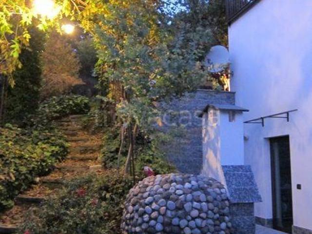 Villa Indipendente in affitto a Cantù, Lombardia