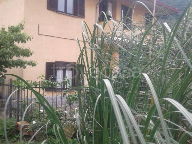 Villa Indipendente in affitto a Dubino, Lombardia