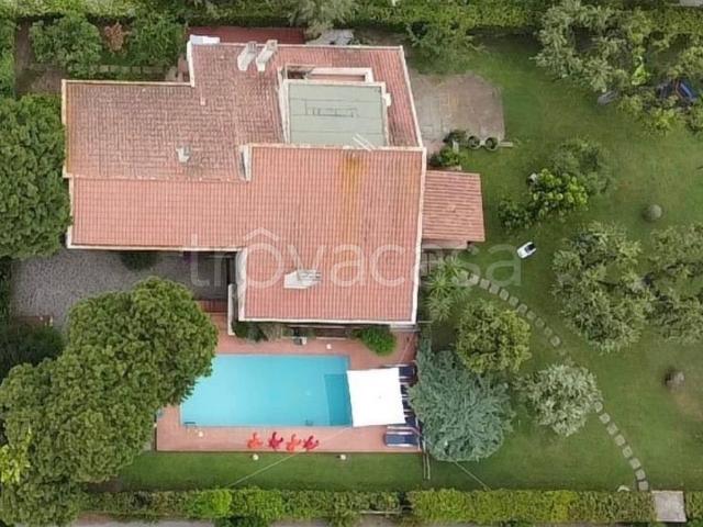 Villa Indipendente in affitto a Fregene, Roma Capitale