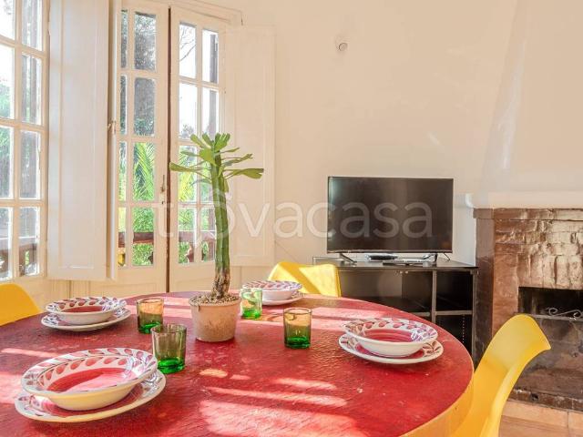 Villa Indipendente in affitto a Fregene, Roma Capitale