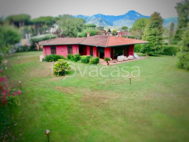 Villa Indipendente in affitto a Tonfano, Toscana