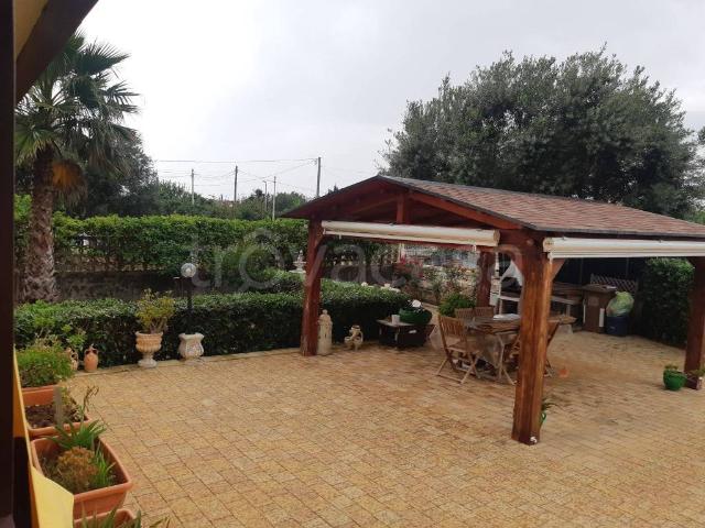 Villa Indipendente in affitto a Contrada Casopietro, Puglia